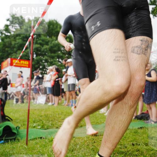 21.06.2026 - 29. Vierlanden-Triathlon LAZAROV Photography http://msf.ph/oto/9840251 21.06.2026 09:59:17 Schwimmen 303, 325, 356 meine-sportfotos.de