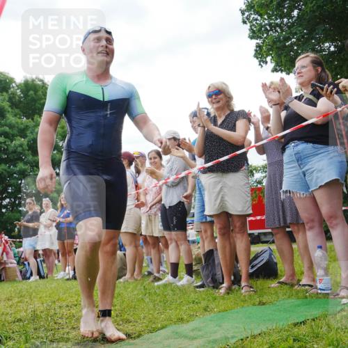 21.06.2026 - 29. Vierlanden-Triathlon LAZAROV Photography http://msf.ph/oto/9840749 21.06.2026 10:55:12 Schwimmen 97, 679 meine-sportfotos.de