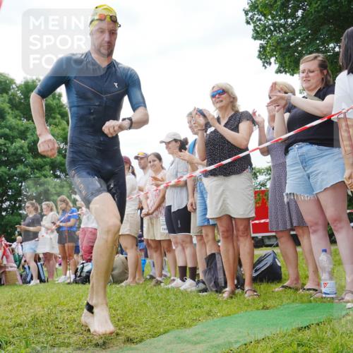 21.06.2026 - 29. Vierlanden-Triathlon LAZAROV Photography http://msf.ph/oto/9840751 21.06.2026 10:55:34 Schwimmen 686 meine-sportfotos.de