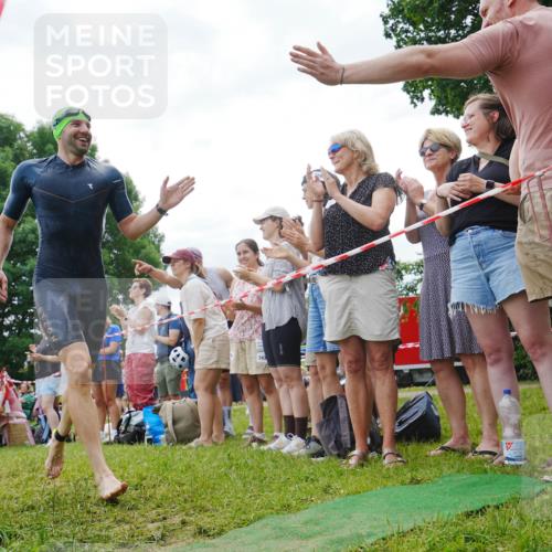 21.06.2026 - 29. Vierlanden-Triathlon LAZAROV Photography http://msf.ph/oto/9840757 21.06.2026 10:55:50 Schwimmen 637, 663, 739, 742, 753 meine-sportfotos.de
