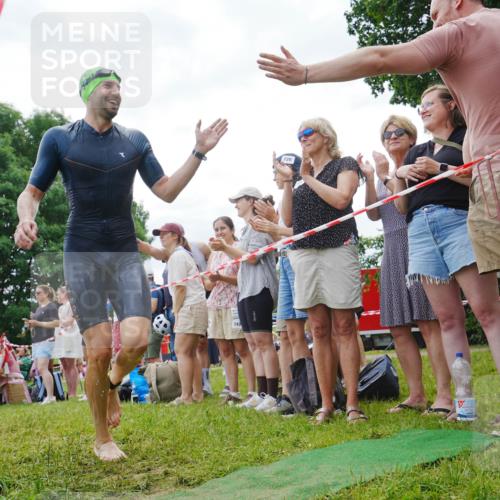 21.06.2026 - 29. Vierlanden-Triathlon LAZAROV Photography http://msf.ph/oto/9840758 21.06.2026 10:55:50 Schwimmen 637, 663, 739, 742, 753 meine-sportfotos.de