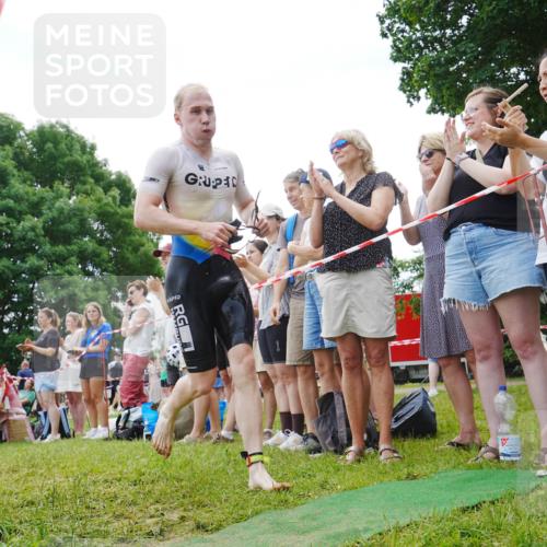 21.06.2026 - 29. Vierlanden-Triathlon LAZAROV Photography http://msf.ph/oto/9840763 21.06.2026 10:56:35 Schwimmen 654 meine-sportfotos.de