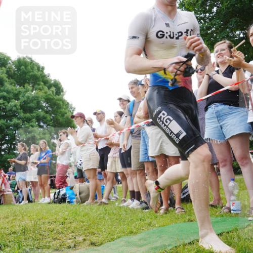 21.06.2026 - 29. Vierlanden-Triathlon LAZAROV Photography http://msf.ph/oto/9840765 21.06.2026 10:56:35 Schwimmen 654 meine-sportfotos.de