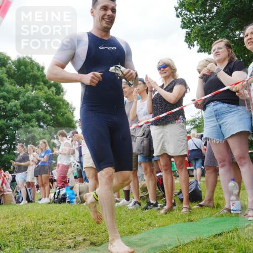 21.06.2026 - 29. Vierlanden-Triathlon LAZAROV Photography http://msf.ph/oto/9840783 21.06.2026 10:57:37 Schwimmen 634 meine-sportfotos.de