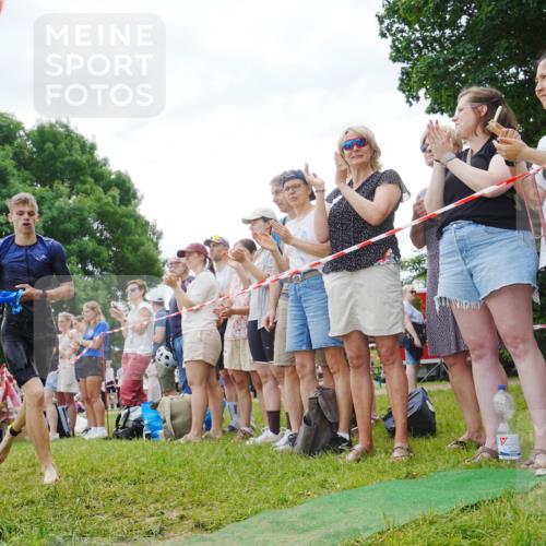 21.06.2026 - 29. Vierlanden-Triathlon LAZAROV Photography http://msf.ph/oto/9840807 21.06.2026 10:58:02 Schwimmen 650, 689 meine-sportfotos.de