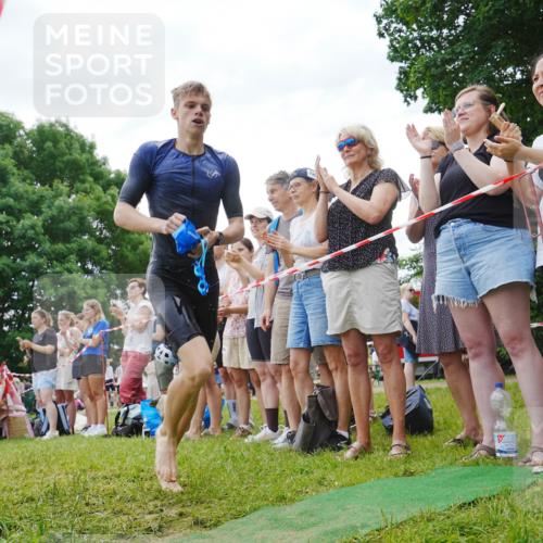 21.06.2026 - 29. Vierlanden-Triathlon LAZAROV Photography http://msf.ph/oto/9840810 21.06.2026 10:58:02 Schwimmen 650, 689 meine-sportfotos.de