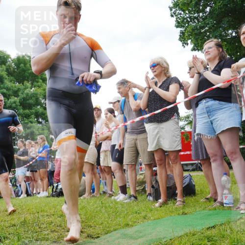 21.06.2026 - 29. Vierlanden-Triathlon LAZAROV Photography http://msf.ph/oto/9840849 21.06.2026 10:58:20 Schwimmen 668, 715, 719 meine-sportfotos.de