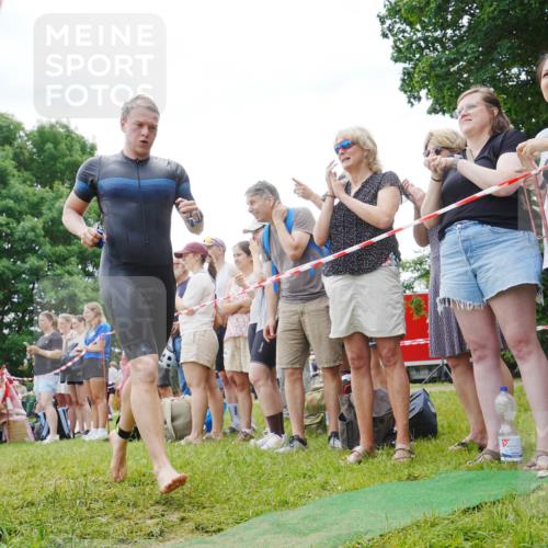 21.06.2026 - 29. Vierlanden-Triathlon LAZAROV Photography http://msf.ph/oto/9840853 21.06.2026 10:58:20 Schwimmen 668, 715, 719 meine-sportfotos.de