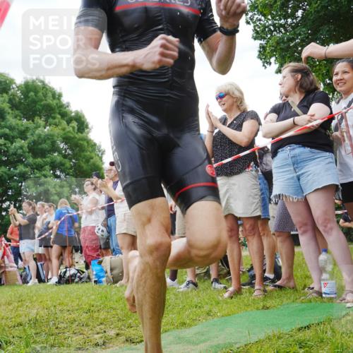21.06.2026 - 29. Vierlanden-Triathlon LAZAROV Photography http://msf.ph/oto/9840915 21.06.2026 10:58:45 Schwimmen 630, 675, 721 meine-sportfotos.de