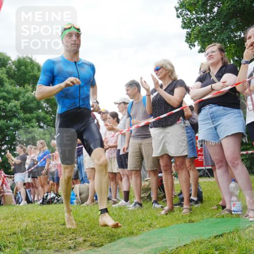 21.06.2026 - 29. Vierlanden-Triathlon LAZAROV Photography http://msf.ph/oto/9840947 21.06.2026 10:59:02 Schwimmen 653, 681 meine-sportfotos.de