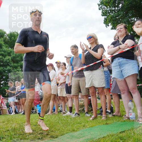 21.06.2026 - 29. Vierlanden-Triathlon LAZAROV Photography http://msf.ph/oto/9840953 21.06.2026 10:59:08 Schwimmen 647, 653 meine-sportfotos.de