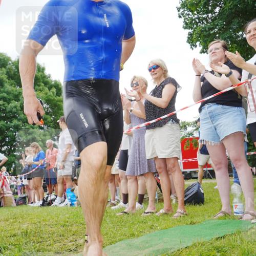 21.06.2026 - 29. Vierlanden-Triathlon LAZAROV Photography http://msf.ph/oto/9840978 21.06.2026 11:00:44 Schwimmen 712, 746 meine-sportfotos.de