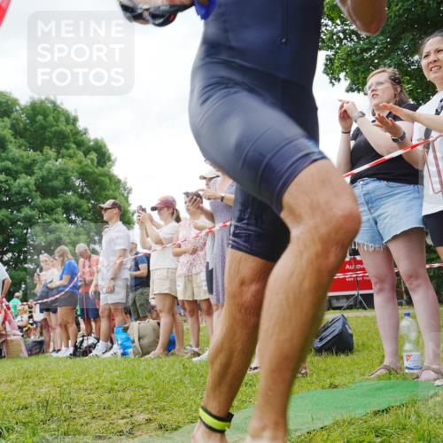 21.06.2026 - 29. Vierlanden-Triathlon LAZAROV Photography http://msf.ph/oto/9840983 21.06.2026 11:01:31 Schwimmen 656, 718 meine-sportfotos.de