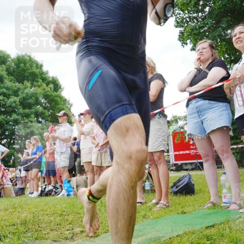 21.06.2026 - 29. Vierlanden-Triathlon LAZAROV Photography http://msf.ph/oto/9840990 21.06.2026 11:01:48 Schwimmen 673 meine-sportfotos.de
