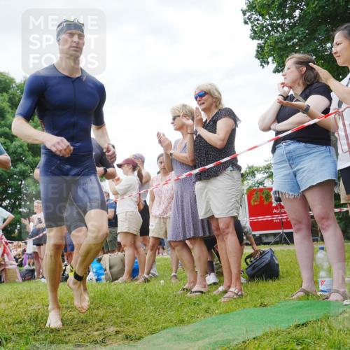 21.06.2026 - 29. Vierlanden-Triathlon LAZAROV Photography http://msf.ph/oto/9840994 21.06.2026 11:01:58 Schwimmen 641, 644, 707 meine-sportfotos.de