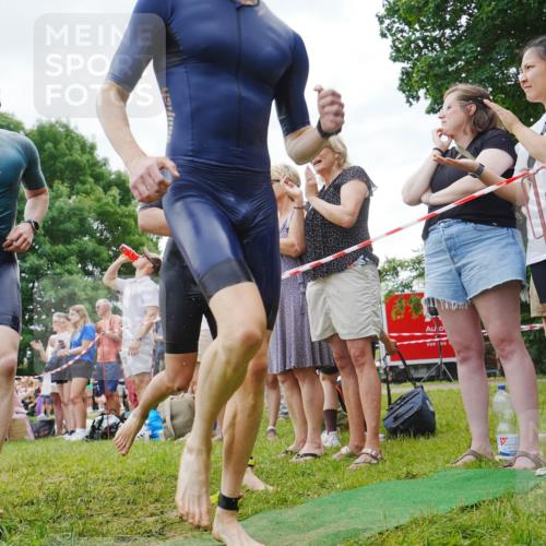 21.06.2026 - 29. Vierlanden-Triathlon LAZAROV Photography http://msf.ph/oto/9840996 21.06.2026 11:01:58 Schwimmen 641, 644, 707 meine-sportfotos.de
