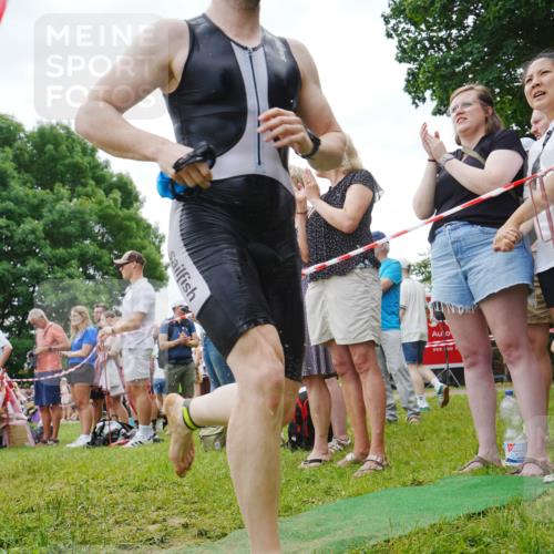 21.06.2026 - 29. Vierlanden-Triathlon LAZAROV Photography http://msf.ph/oto/9841015 21.06.2026 11:02:58 Schwimmen 659, 688, 720, 757 meine-sportfotos.de