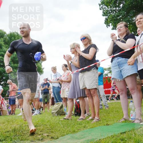 21.06.2026 - 29. Vierlanden-Triathlon LAZAROV Photography http://msf.ph/oto/9841020 21.06.2026 11:02:59 Schwimmen 659, 688, 720, 757 meine-sportfotos.de