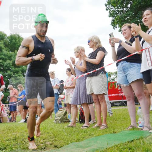 21.06.2026 - 29. Vierlanden-Triathlon LAZAROV Photography http://msf.ph/oto/9841034 21.06.2026 11:03:15 Schwimmen 703, 713 meine-sportfotos.de