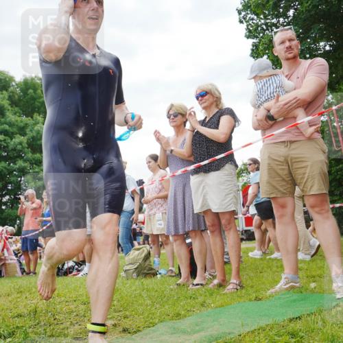 21.06.2026 - 29. Vierlanden-Triathlon LAZAROV Photography http://msf.ph/oto/9841041 21.06.2026 11:03:54 Schwimmen 649, 751 meine-sportfotos.de