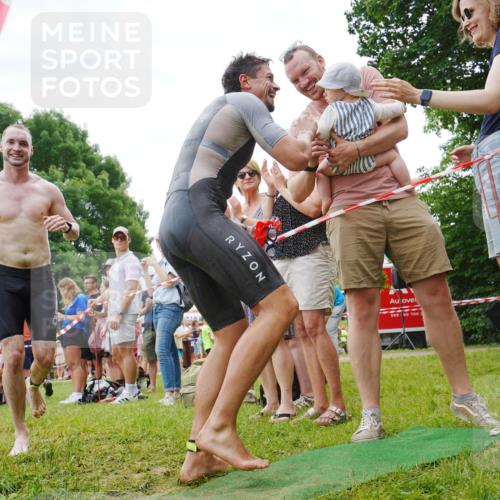 21.06.2026 - 29. Vierlanden-Triathlon LAZAROV Photography http://msf.ph/oto/9841047 21.06.2026 11:04:24 Schwimmen 632, 672 meine-sportfotos.de