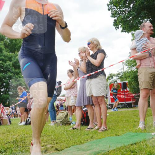 21.06.2026 - 29. Vierlanden-Triathlon LAZAROV Photography http://msf.ph/oto/9841050 21.06.2026 11:04:35 Schwimmen 17, 687 meine-sportfotos.de