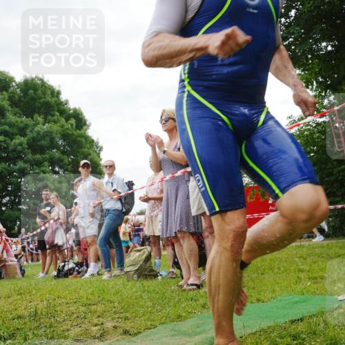 21.06.2026 - 29. Vierlanden-Triathlon LAZAROV Photography http://msf.ph/oto/9841055 21.06.2026 11:04:54 Schwimmen 733, 822 meine-sportfotos.de