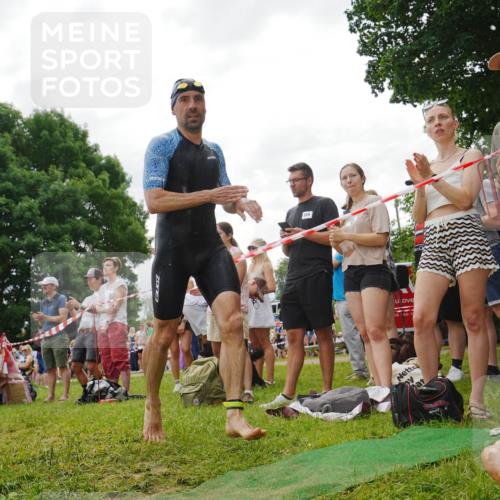 21.06.2026 - 29. Vierlanden-Triathlon LAZAROV Photography http://msf.ph/oto/9841123 21.06.2026 11:13:22 Schwimmen 779, 780, 785 meine-sportfotos.de
