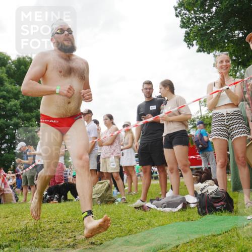 21.06.2026 - 29. Vierlanden-Triathlon LAZAROV Photography http://msf.ph/oto/9841138 21.06.2026 11:16:58 Schwimmen 845, 896 meine-sportfotos.de