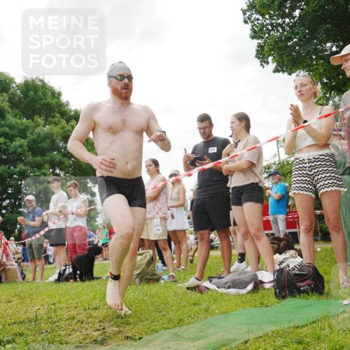 21.06.2026 - 29. Vierlanden-Triathlon LAZAROV Photography http://msf.ph/oto/9841139 21.06.2026 11:17:05 Schwimmen 896, 898 meine-sportfotos.de