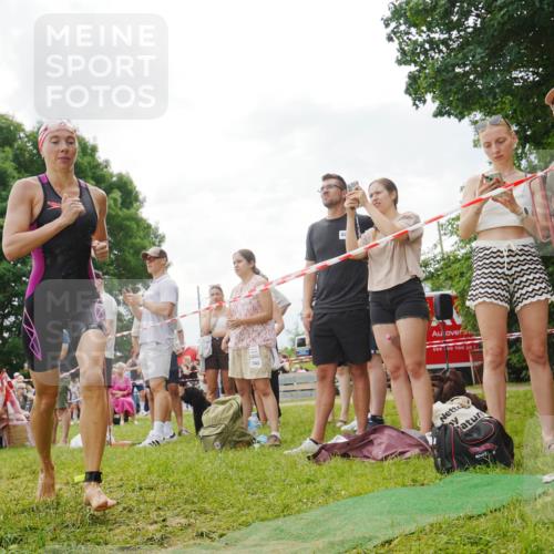 21.06.2026 - 29. Vierlanden-Triathlon LAZAROV Photography http://msf.ph/oto/9841156 21.06.2026 11:20:07 Schwimmen 827, 901 meine-sportfotos.de