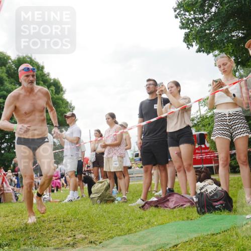 21.06.2026 - 29. Vierlanden-Triathlon LAZAROV Photography http://msf.ph/oto/9841157 21.06.2026 11:20:12 Schwimmen 827, 893, 901 meine-sportfotos.de