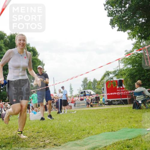 21.06.2026 - 29. Vierlanden-Triathlon LAZAROV Photography http://msf.ph/oto/9841213 21.06.2026 11:27:34 Schwimmen 834, 871 meine-sportfotos.de