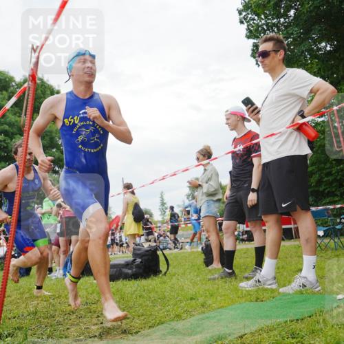 21.06.2026 - 29. Vierlanden-Triathlon LAZAROV Photography http://msf.ph/oto/9841264 21.06.2026 12:01:58 Schwimmen 911, 914, 920, 934, 951 meine-sportfotos.de