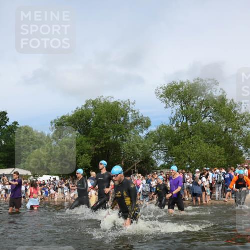 21.06.2026 - Viking Triathlon Michael Strokosch http://msf.ph/oto/9841355 21.06.2026 10:09:37 Schwimmen 39, 117, 174, 244, 264, 305, 357, 379, 417, 491, 515, 557 meine-sportfotos.de