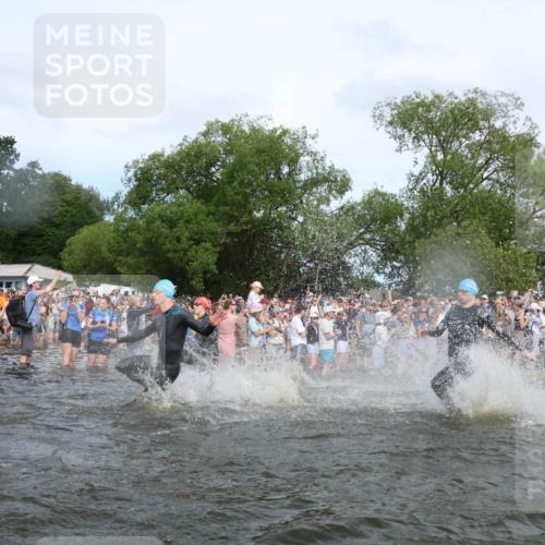 21.06.2026 - Viking Triathlon Michael Strokosch http://msf.ph/oto/9841518 21.06.2026 10:00:48 Schwimmen 27, 42, 46, 98, 119, 176, 371, 426, 441, 466, 565, 569, 643 meine-sportfotos.de