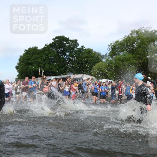 21.06.2026 - Viking Triathlon Michael Strokosch http://msf.ph/oto/9841524 21.06.2026 10:00:49 Schwimmen 27, 42, 46, 74, 98, 119, 176, 218, 371, 426, 441, 466, 565, 569, 643 meine-sportfotos.de