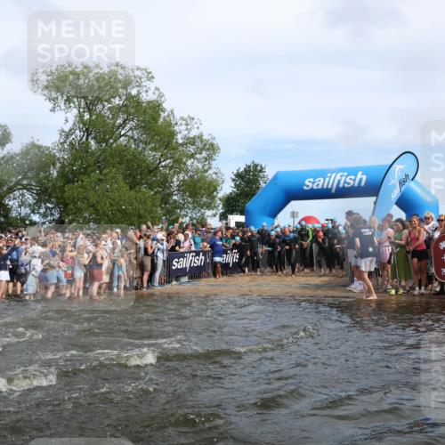 21.06.2026 - Viking Triathlon Michael Strokosch http://msf.ph/oto/9841557 21.06.2026 10:00:55 Schwimmen 17, 27, 42, 74, 98, 119, 218, 454, 466, 506, 565, 569, 623, 640, 643 meine-sportfotos.de