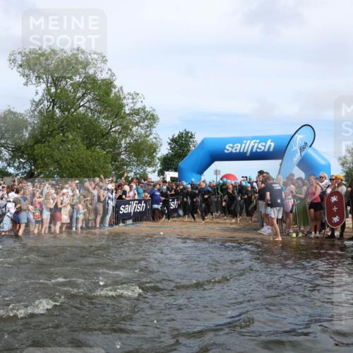 21.06.2026 - Viking Triathlon Michael Strokosch http://msf.ph/oto/9841559 21.06.2026 10:00:55 Schwimmen 17, 27, 42, 74, 98, 119, 218, 454, 466, 506, 565, 569, 623, 640, 643 meine-sportfotos.de