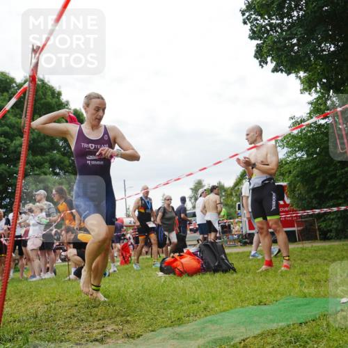 21.06.2026 - 29. Vierlanden-Triathlon LAZAROV Photography http://msf.ph/oto/9841562 21.06.2026 12:28:38 Schwimmen 982, 985, 997, 1009 meine-sportfotos.de