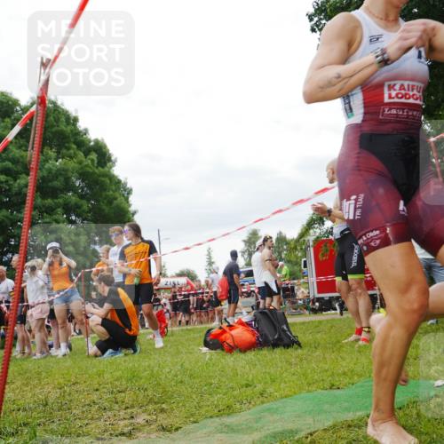 21.06.2026 - 29. Vierlanden-Triathlon LAZAROV Photography http://msf.ph/oto/9841566 21.06.2026 12:28:43 Schwimmen 985, 997, 1018 meine-sportfotos.de