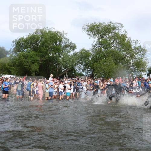 21.06.2026 - Viking Triathlon Michael Strokosch http://msf.ph/oto/9841571 21.06.2026 10:00:57 Schwimmen 17, 27, 42, 74, 98, 119, 218, 454, 466, 506, 565, 569, 623, 640, 643 meine-sportfotos.de