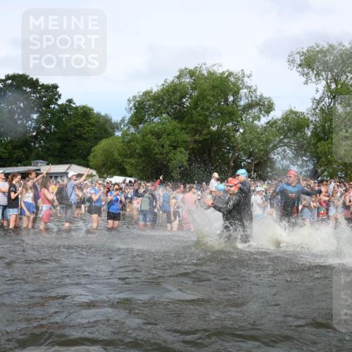 21.06.2026 - Viking Triathlon Michael Strokosch http://msf.ph/oto/9841577 21.06.2026 10:00:58 Schwimmen 14, 17, 27, 42, 74, 98, 180, 218, 249, 454, 466, 506, 565, 569, 623, 640 meine-sportfotos.de