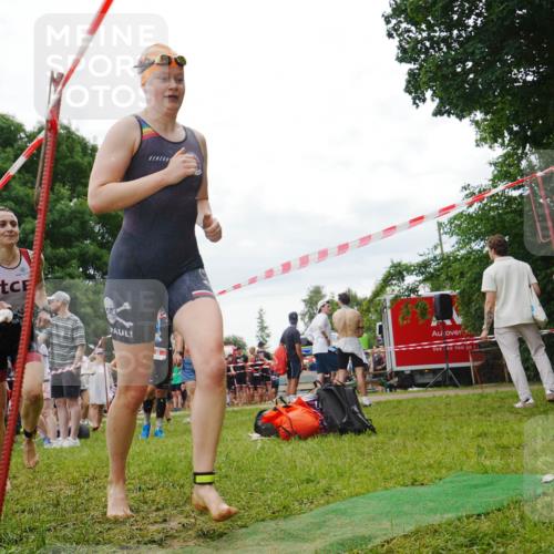 21.06.2026 - 29. Vierlanden-Triathlon LAZAROV Photography http://msf.ph/oto/9841578 21.06.2026 12:29:57 Schwimmen 987, 1004, 1016, 1021 meine-sportfotos.de