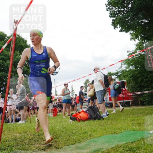 21.06.2026 - 29. Vierlanden-Triathlon LAZAROV Photography http://msf.ph/oto/9841587 21.06.2026 12:31:17 Schwimmen 986, 988 meine-sportfotos.de