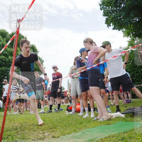 21.06.2026 - 29. Vierlanden-Triathlon LAZAROV Photography http://msf.ph/oto/9841598 21.06.2026 12:57:34 Schwimmen 1052, 1056 meine-sportfotos.de