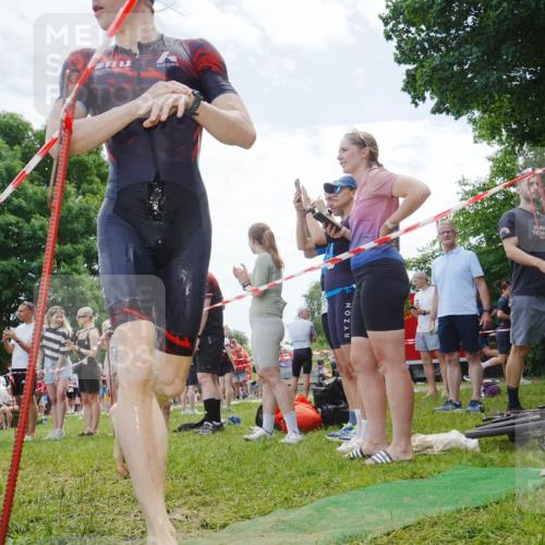 21.06.2026 - 29. Vierlanden-Triathlon LAZAROV Photography http://msf.ph/oto/9841602 21.06.2026 12:58:14 Schwimmen 1092 meine-sportfotos.de