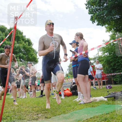 21.06.2026 - 29. Vierlanden-Triathlon LAZAROV Photography http://msf.ph/oto/9841616 21.06.2026 12:58:43 Schwimmen 1044, 1059, 1066 meine-sportfotos.de