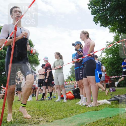 21.06.2026 - 29. Vierlanden-Triathlon LAZAROV Photography http://msf.ph/oto/9841624 21.06.2026 12:58:49 Schwimmen 1027, 1044, 1059, 1066 meine-sportfotos.de