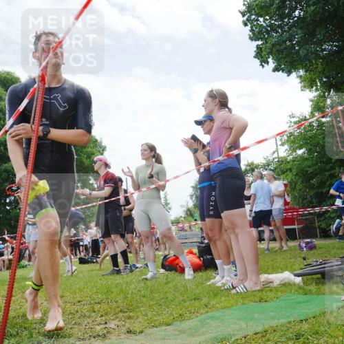 21.06.2026 - 29. Vierlanden-Triathlon LAZAROV Photography http://msf.ph/oto/9841626 21.06.2026 12:59:00 Schwimmen 1035, 1067 meine-sportfotos.de